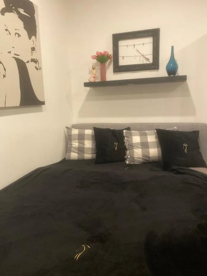 Lejlighed Apartman 2+Kk, 50 M2 V Klidne Lokalite. 10 Min Od Centra Prahy. Prag