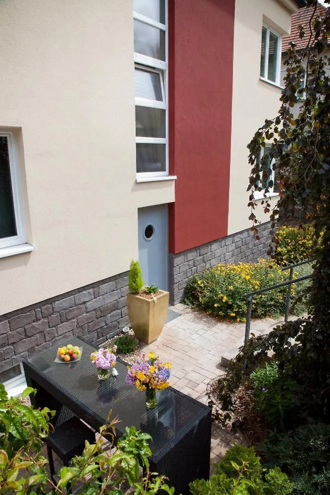 Apartman 2+Kk, 50 M2 V Klidne Lokalite. 10 Min Od Centra Prahy. Prag