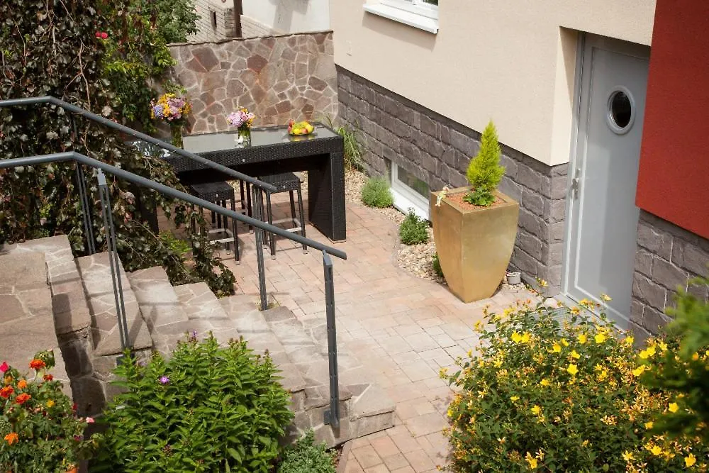 Lejlighed Apartman 2+Kk, 50 M2 V Klidne Lokalite. 10 Min Od Centra Prahy. Prag Tjekkiet