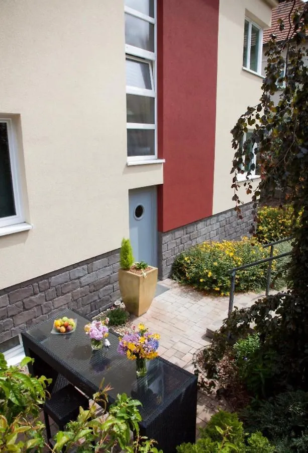 Apartman 2+Kk, 50 M2 V Klidne Lokalite. 10 Min Od Centra Prahy. Prag