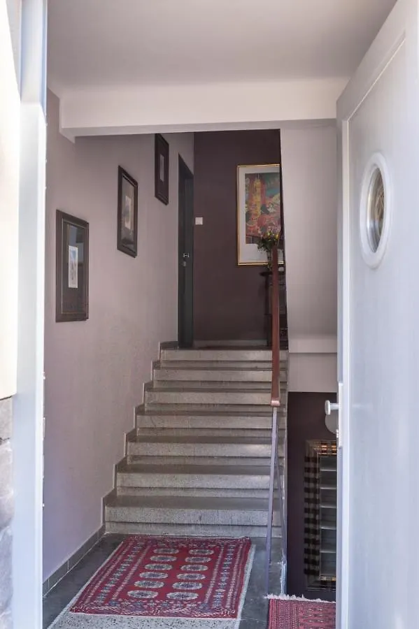 Apartman 2+Kk, 50 M2 V Klidne Lokalite. 10 Min Od Centra Prahy. Prag Lägenhet