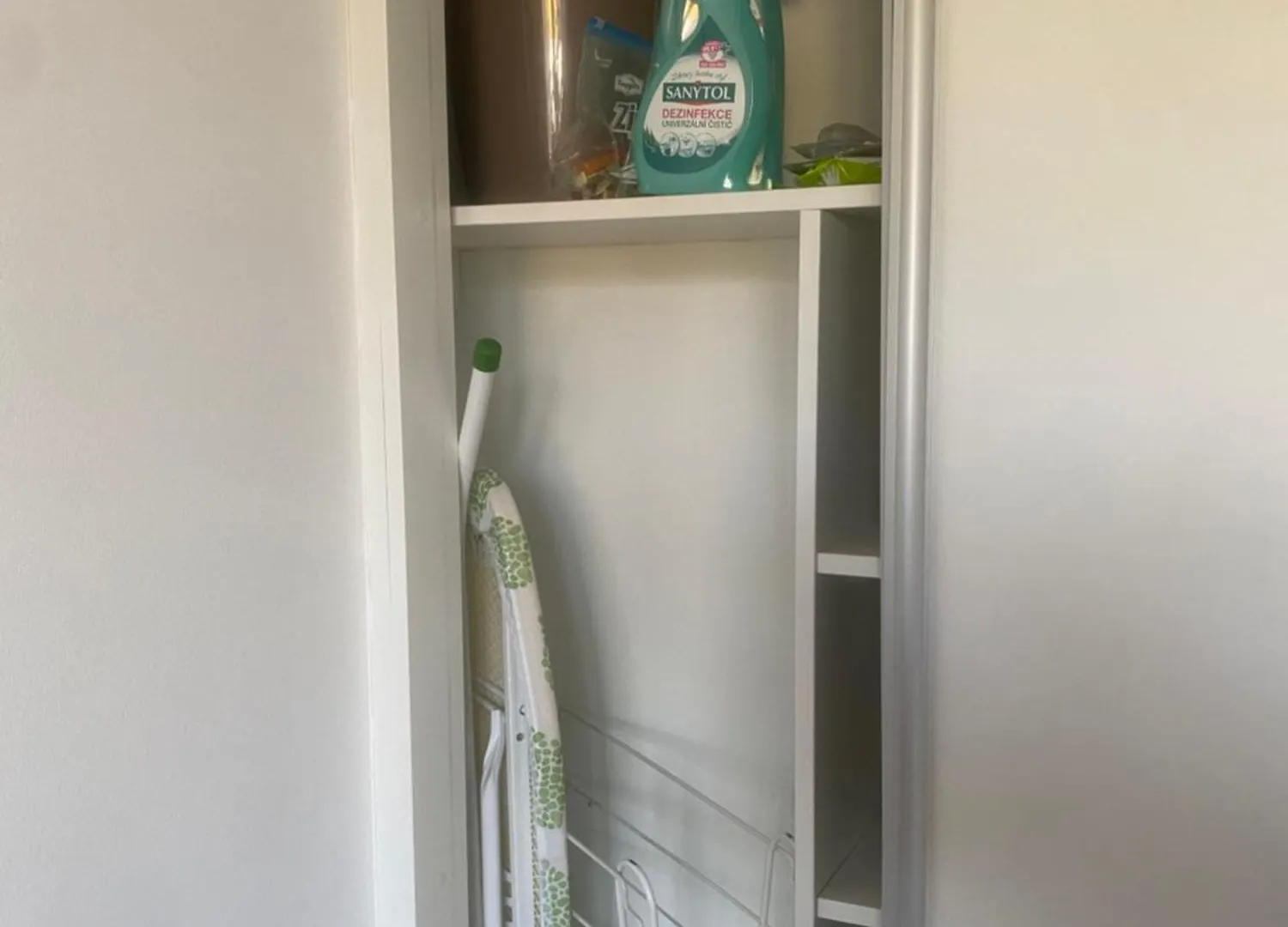 Apartman 2+Kk, 50 M2 V Klidne Lokalite. 10 Min Od Centra Prahy. Prag Tjeckien